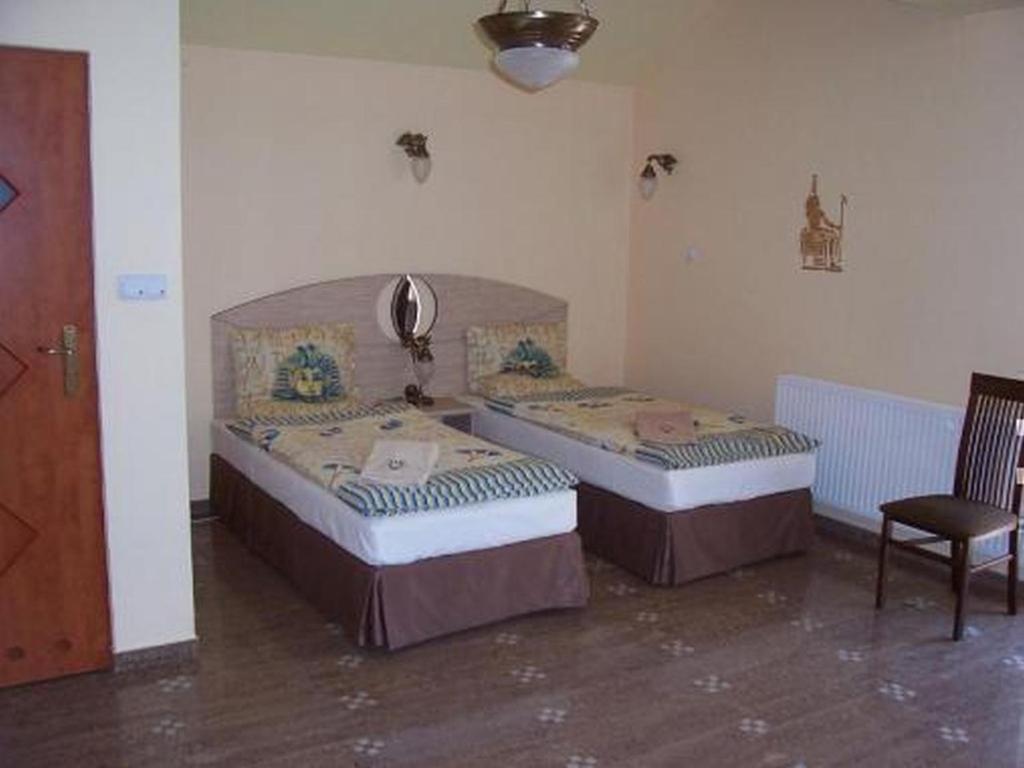 Hotel Faraon Kielce Habitación foto