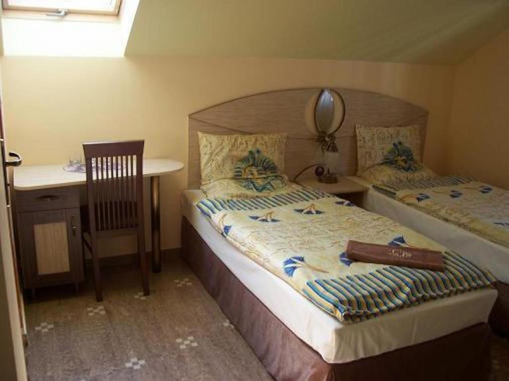 Hotel Faraon Kielce Habitación foto
